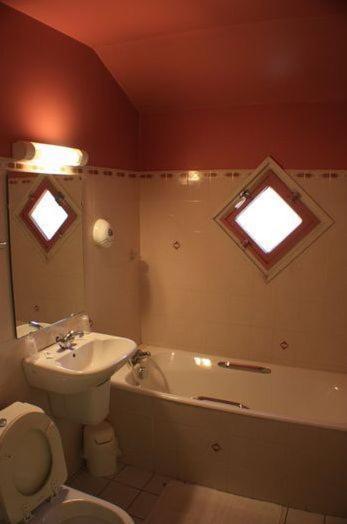 Hotel Les Vignes Rouges Ispagnac Esterno foto