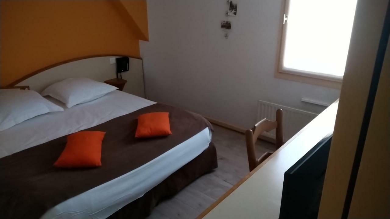 Hotel Les Vignes Rouges Ispagnac Esterno foto