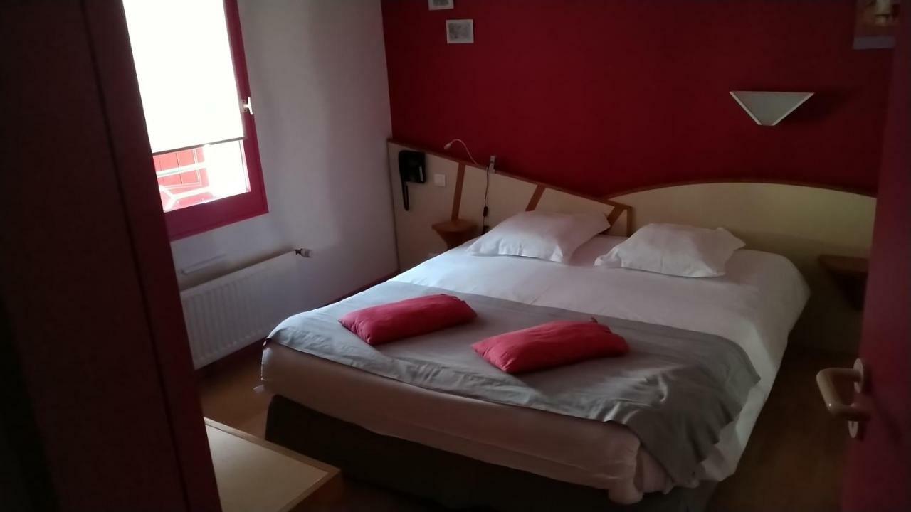 Hotel Les Vignes Rouges Ispagnac Esterno foto